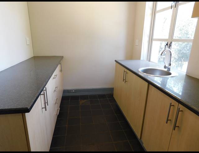 375M² OFFICE TO LET IN HYDE PARK